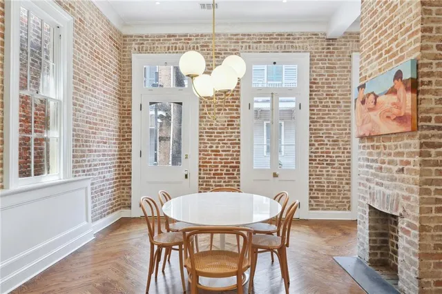 $9,500 | 810 Bourbon Street, New Orleans, LA 70116