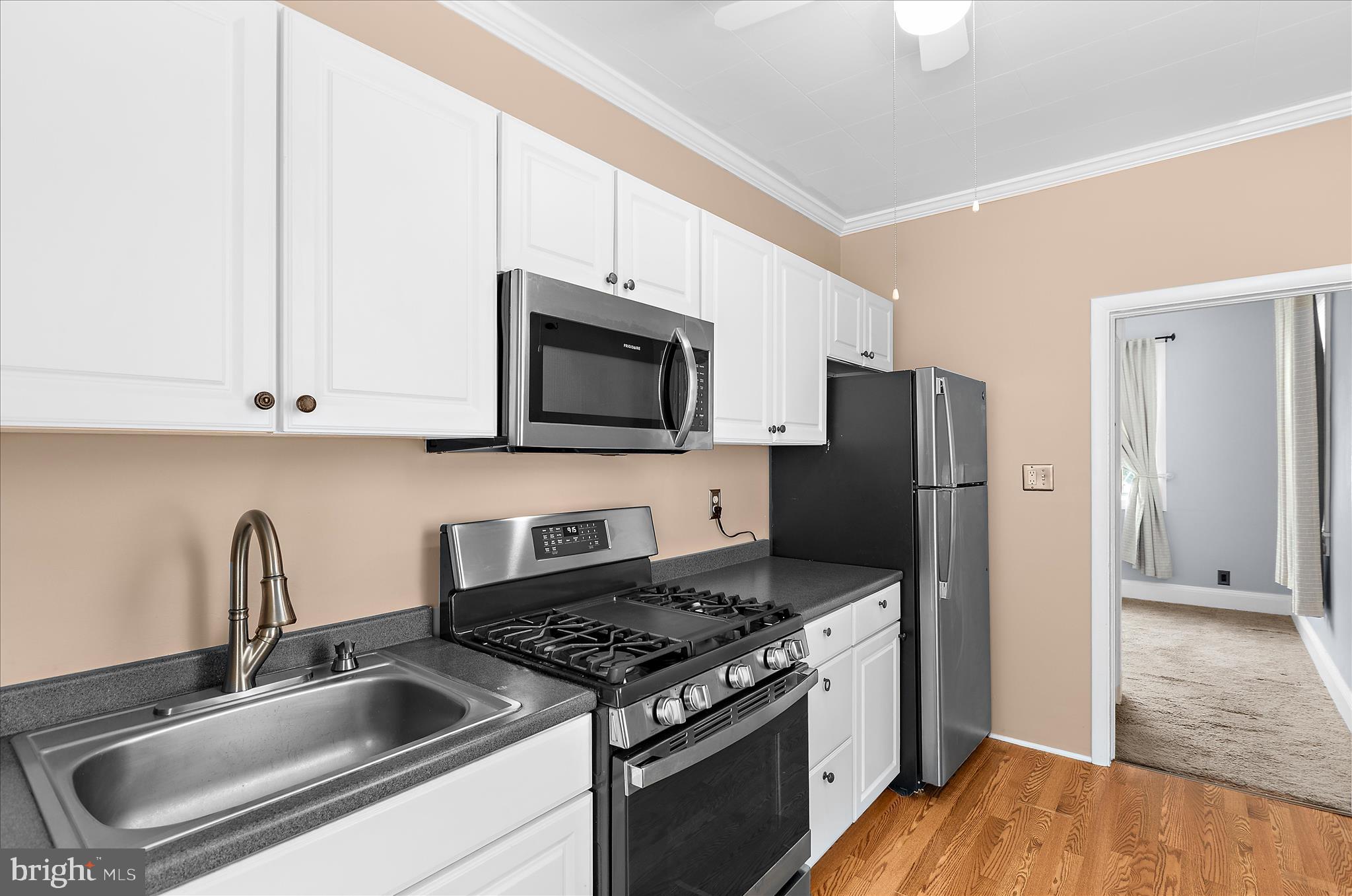 40 Hampton Road Linthicum Heights, MD 21090 - Photo 12 of 44