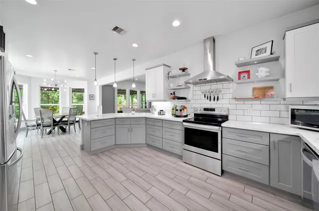 $499,900 | 28402 Calaveras Creek Court, Houston, TX 77336