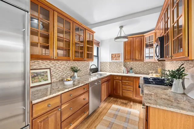 $999,000 | 333 East 53rd Street, Unit 5KL | Sutton Place