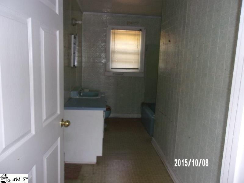 321 New Woodruff Road Greer, SC 29651 - Photo 2 of 6 Gallery Image 2