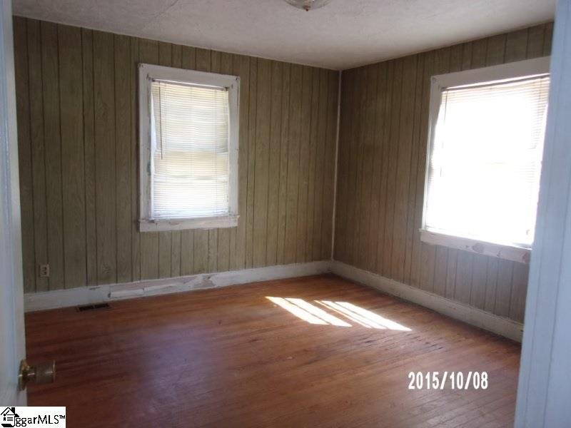 321 New Woodruff Road Greer, SC 29651 - Photo 3 of 6 Gallery Image 3
