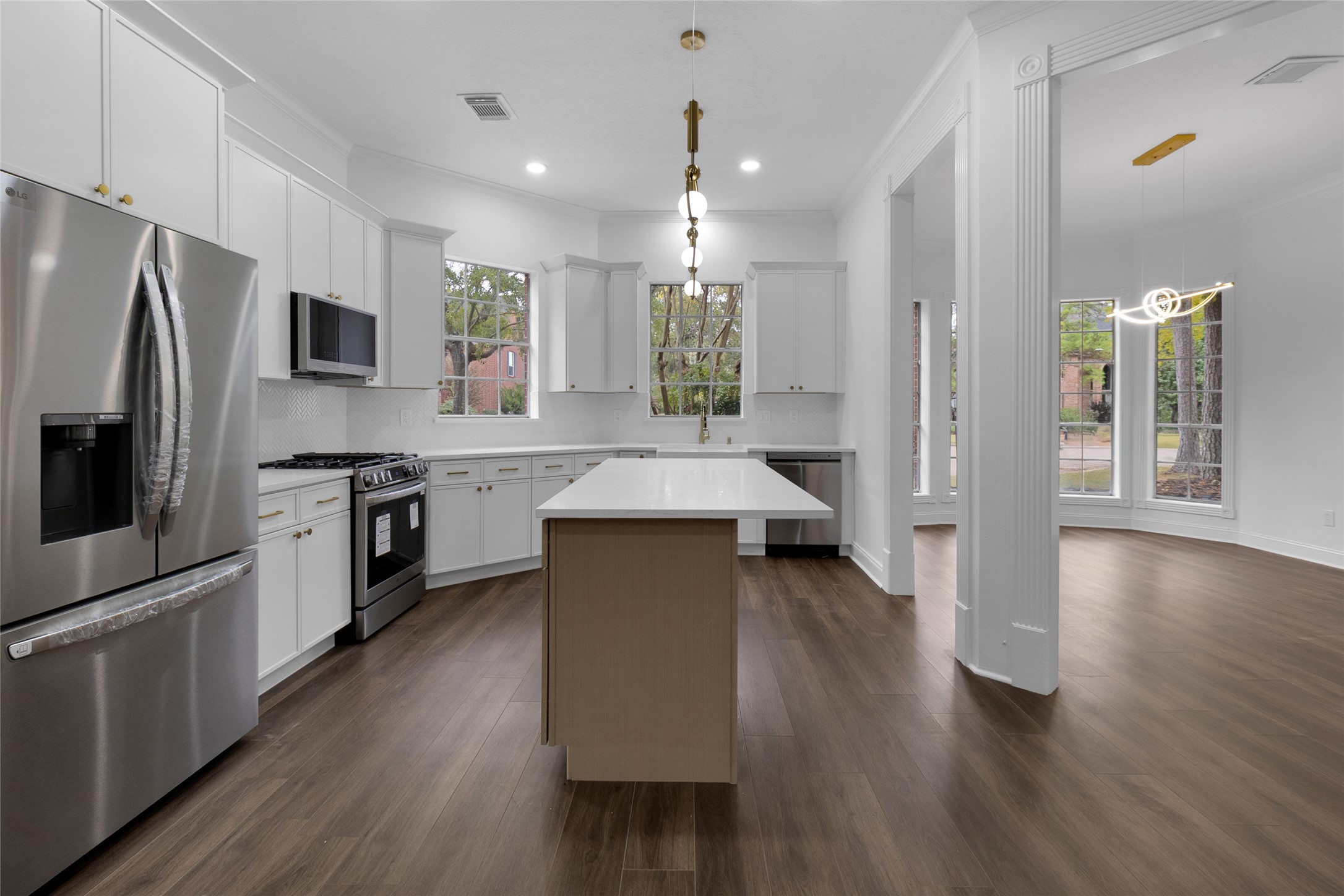 17519 Shelburne Lane Spring, TX 77379 - Photo 16 of 48 Open concept kitchen