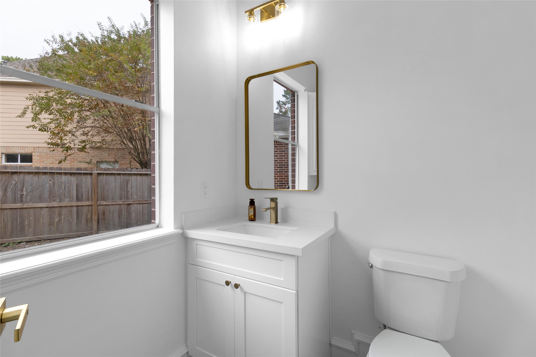 17519 Shelburne Lane Spring, TX 77379 - Photo 24 of 48 Half-bathroom in 1st floor