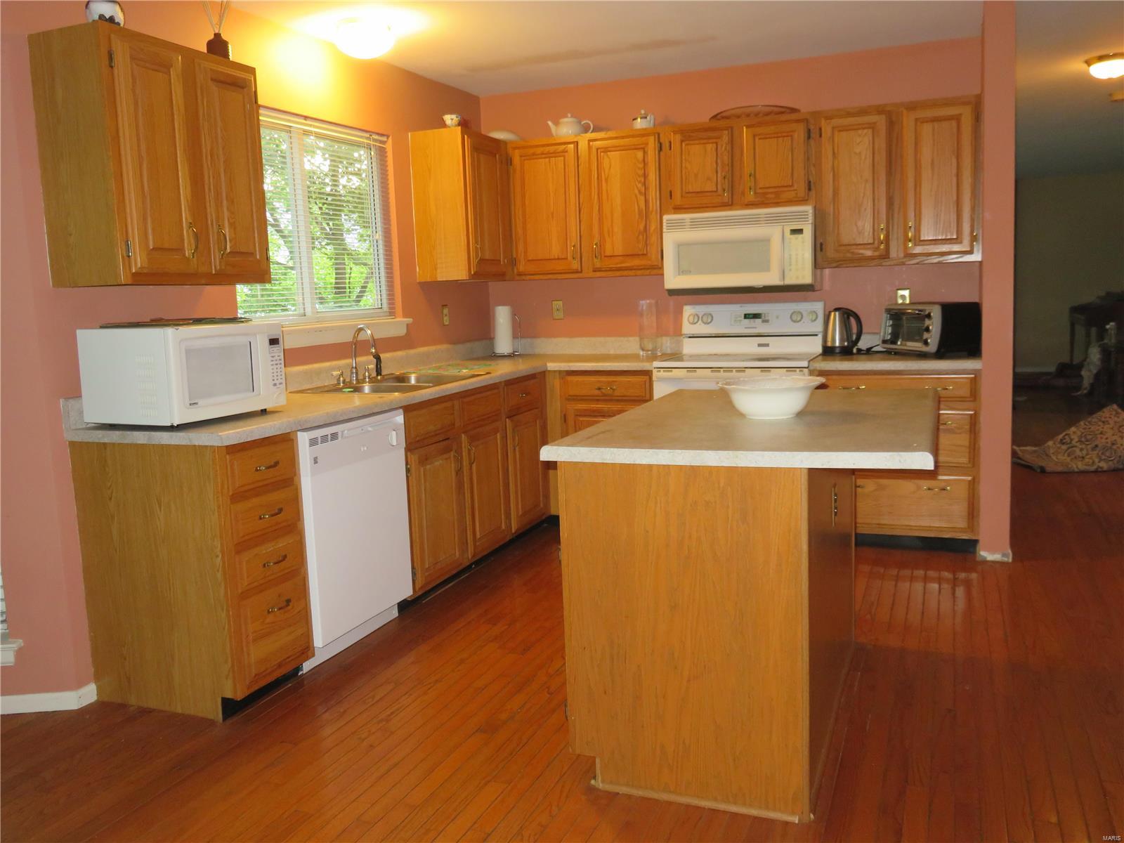 16128 Copper Ridge Court Grover, MO 63040 - Photo 6 of 19 Gallery Image 6