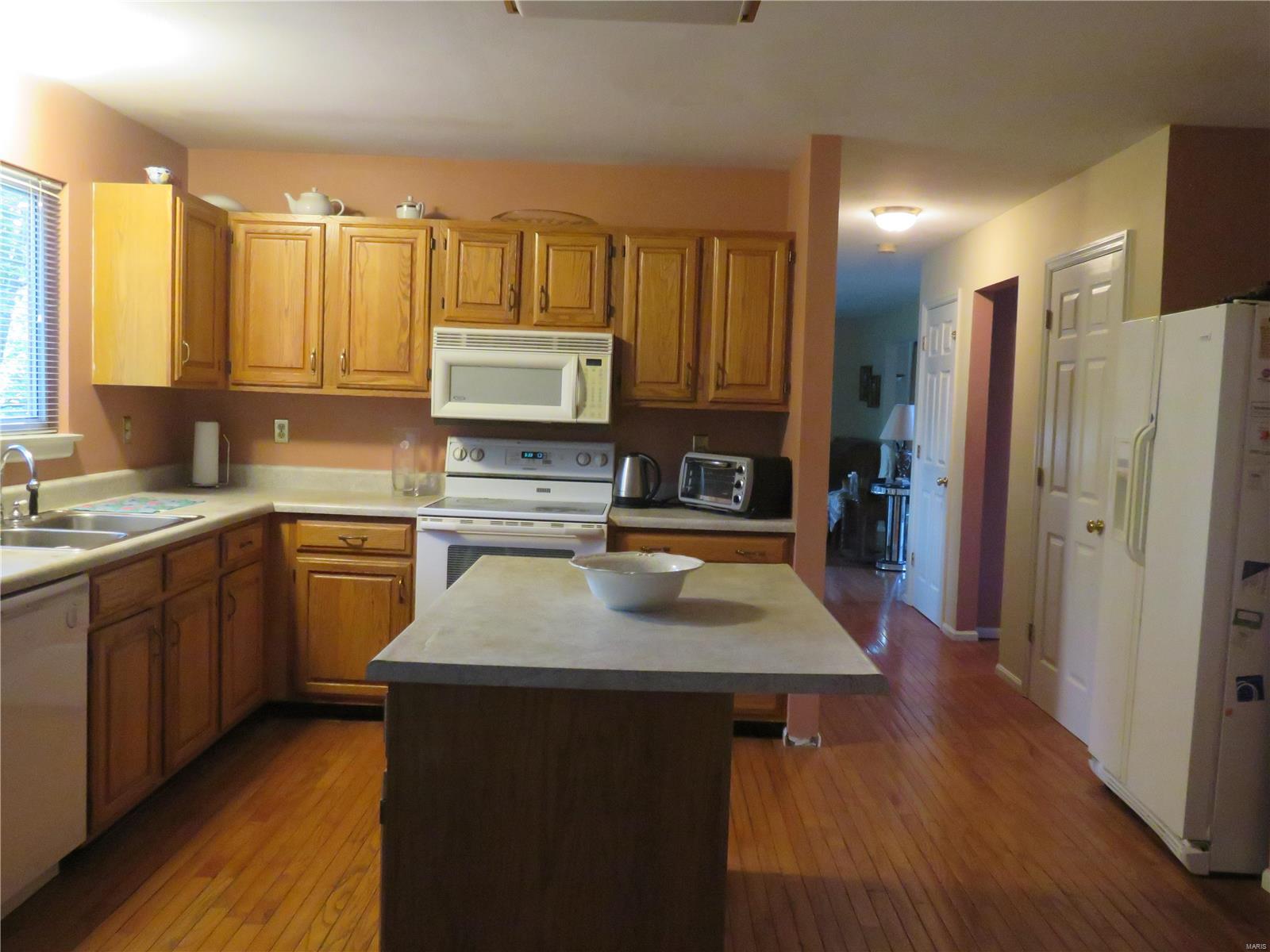 16128 Copper Ridge Court Grover, MO 63040 - Photo 8 of 19 Gallery Image 8