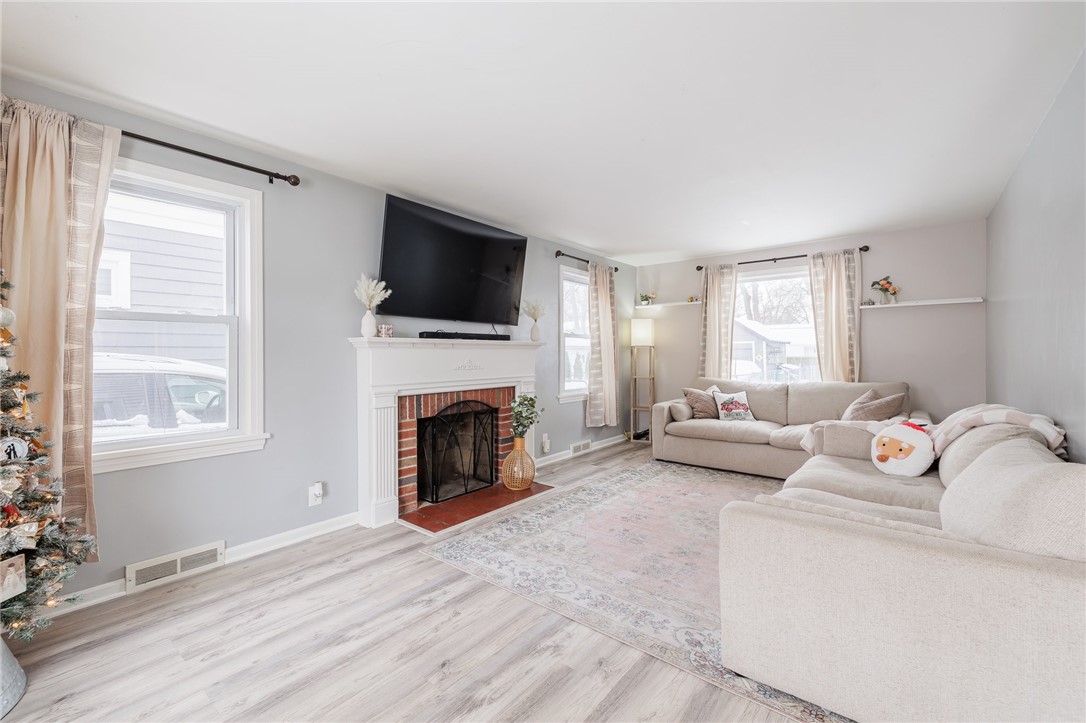 145 Rawlinson Road Irondequoit, NY 14617 - Photo 4 of 25