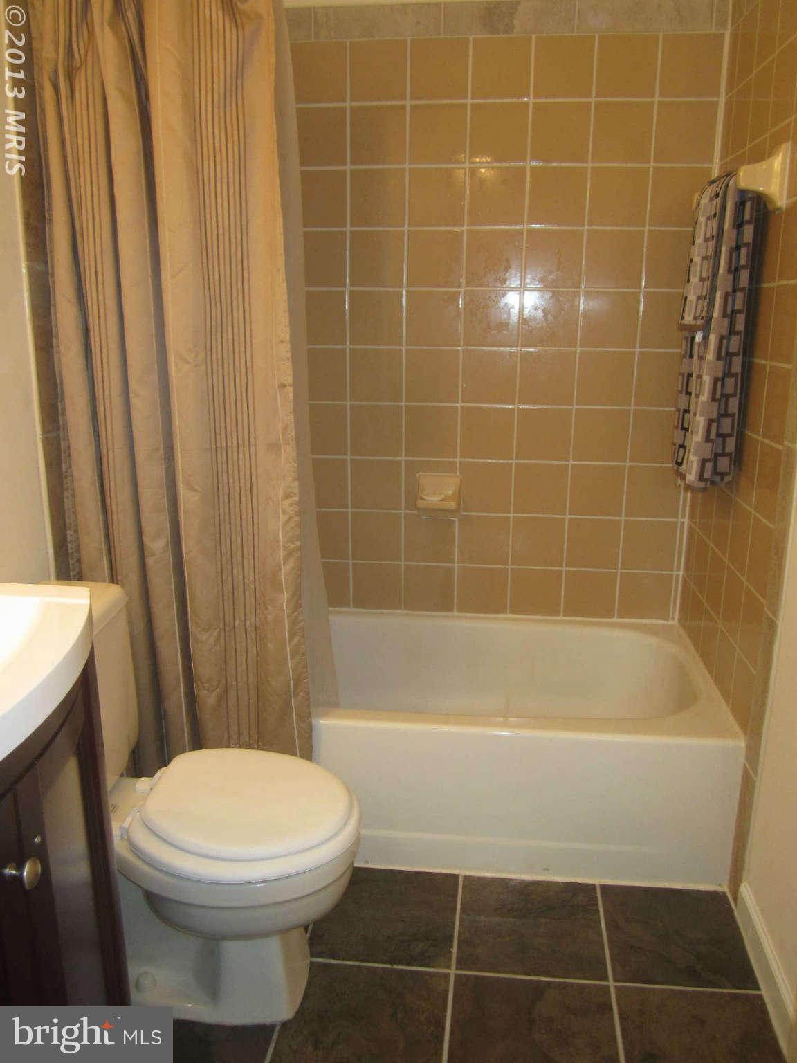 2015 Larkhall Road Baltimore, MD 21222 - Photo 5 of 22 Bath