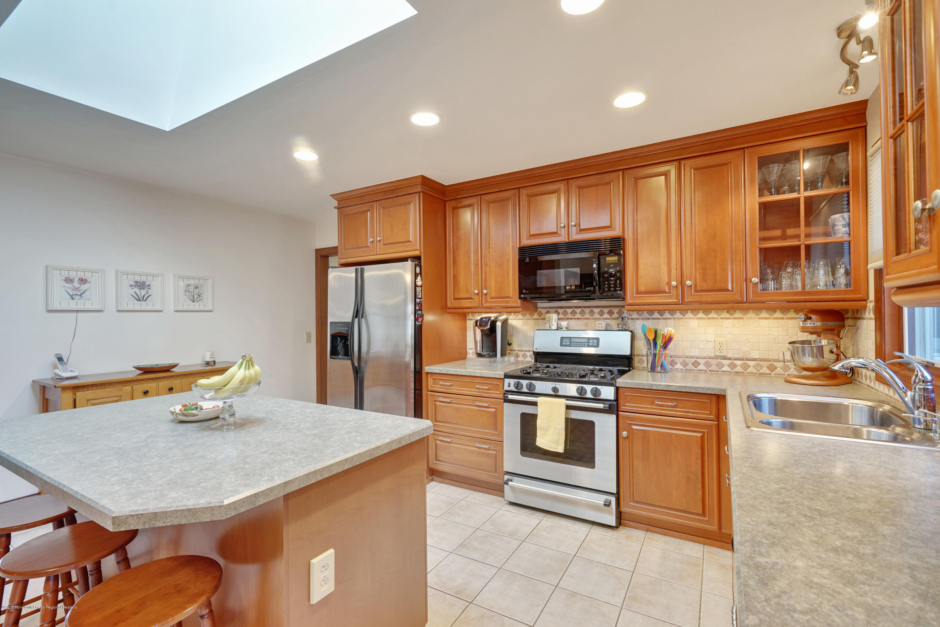 432 East Freehold Road Freehold, NJ 07728 - Photo 11 of 33 019_dsc04120-dsc04124