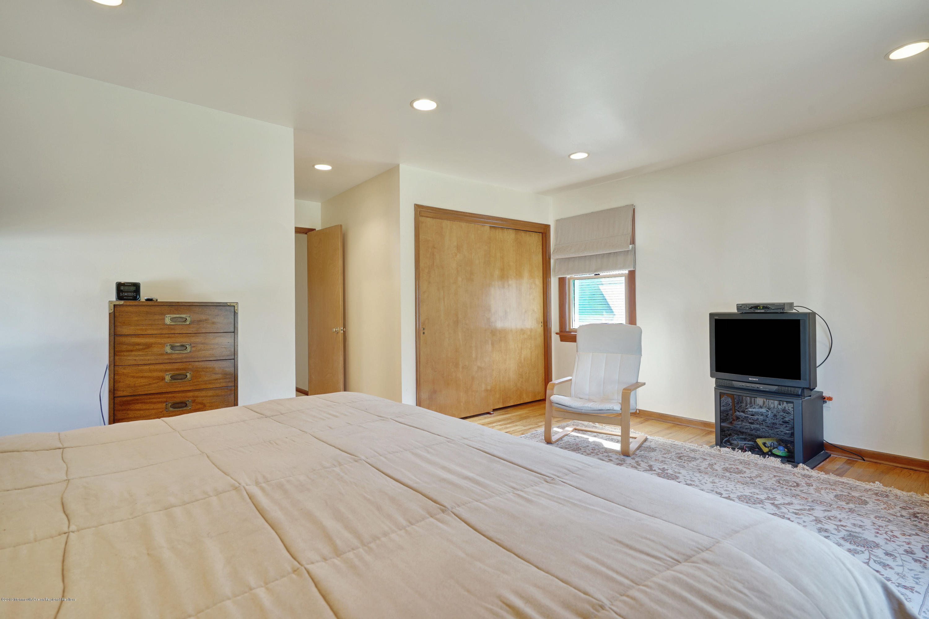 432 East Freehold Road Freehold, NJ 07728 - Photo 18 of 33 027_dsc04060-dsc04064