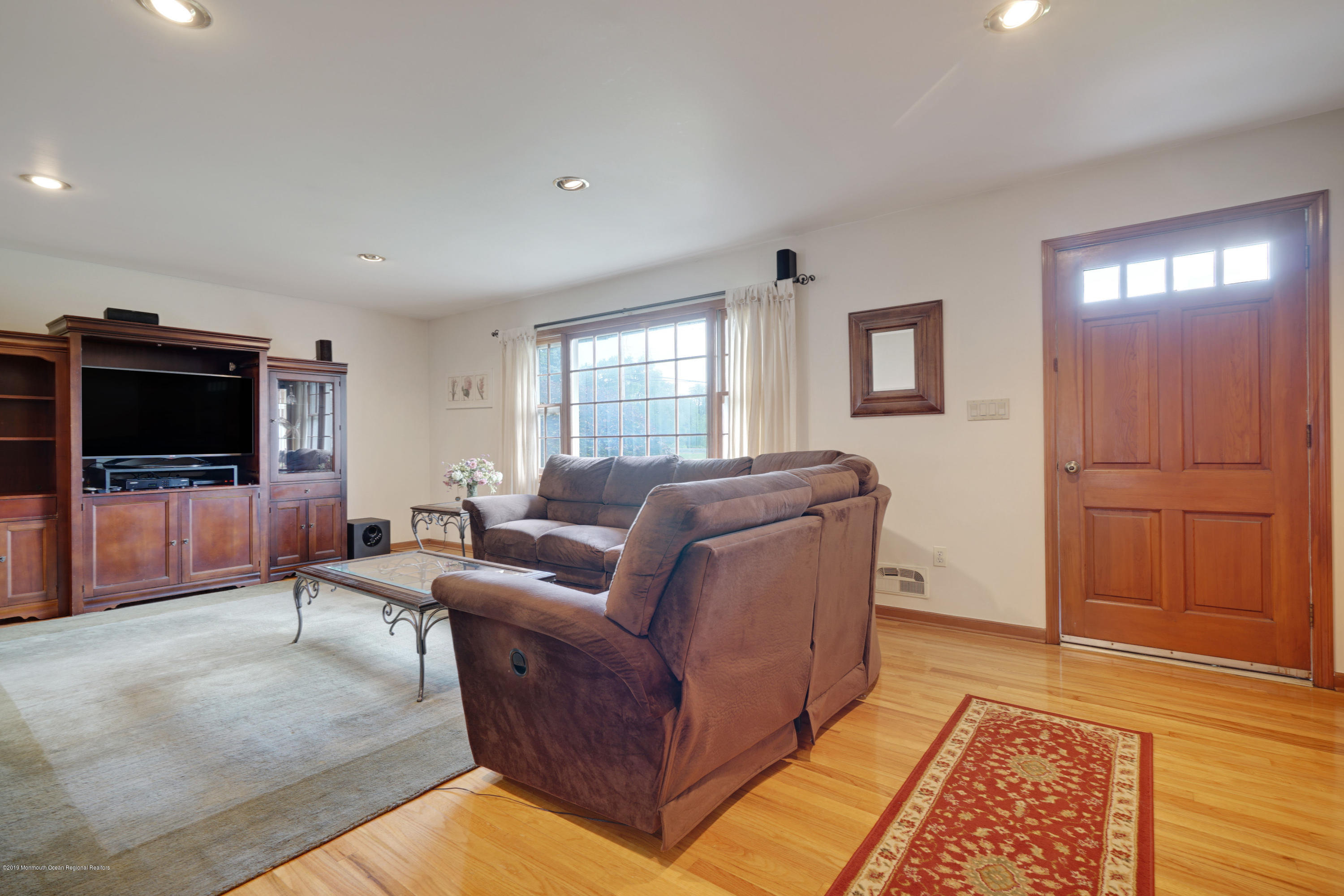 432 East Freehold Road Freehold, NJ 07728 - Photo 5 of 33 012_dsc04150-dsc04154