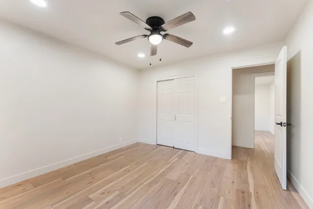 an empty room with a empty space