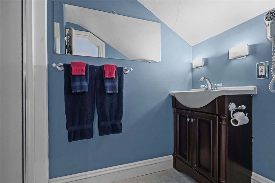 43 Old Beach Road Newport, RI 02840 - Photo 31 of 50
