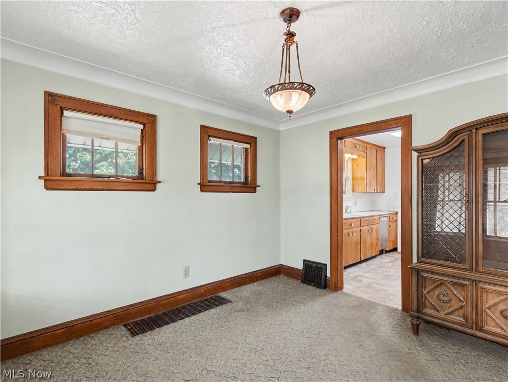 1458 Breiding Road Akron, OH 44310 - Photo 5 of 16