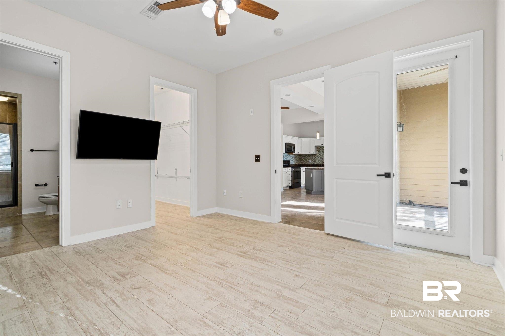 1430 Regency Road, Unit C202 Gulf Shores, AL 36542 - Photo 12 of 27 Large walk in closet