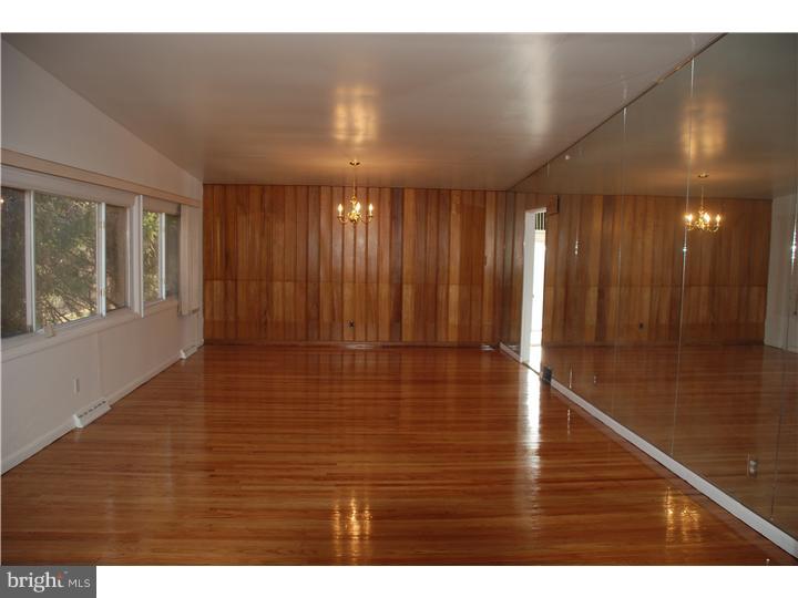 7784 Green Valley Road Wyncote, PA 19095 - Photo 2 of 19 Living Room