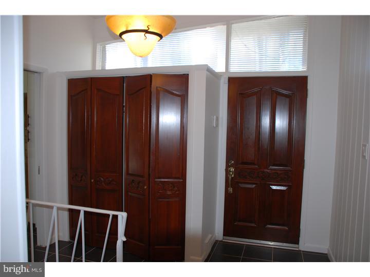 7784 Green Valley Road Wyncote, PA 19095 - Photo 7 of 19 Foyer