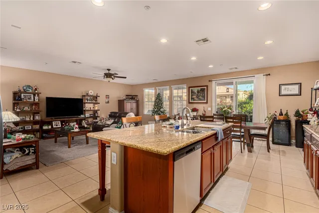 $750,000 | 2012 Canvas Edge Drive, Henderson, NV 89044