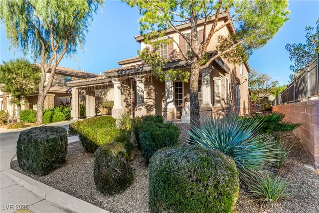 $750,000 | 2012 Canvas Edge Drive, Henderson, NV 89044