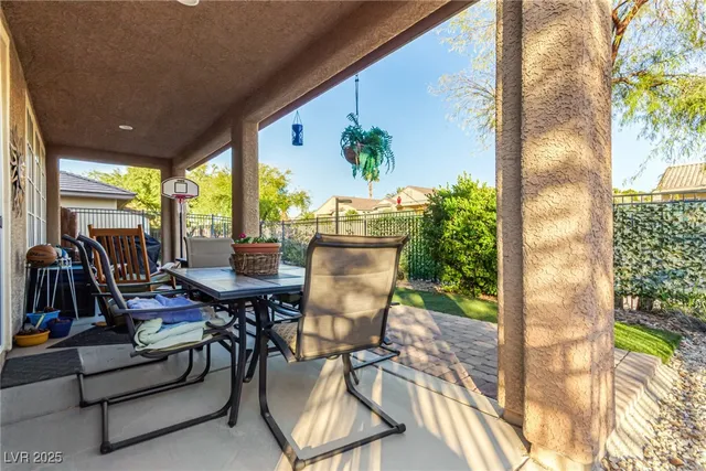 $750,000 | 2012 Canvas Edge Drive, Henderson, NV 89044