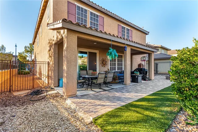 $750,000 | 2012 Canvas Edge Drive, Henderson, NV 89044