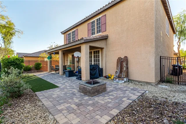 $750,000 | 2012 Canvas Edge Drive, Henderson, NV 89044