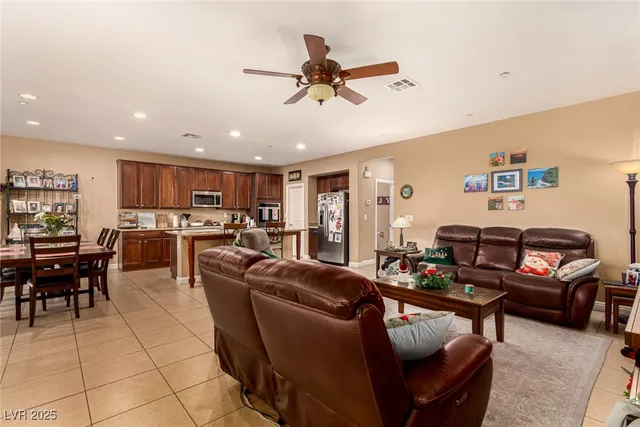 $750,000 | 2012 Canvas Edge Drive, Henderson, NV 89044