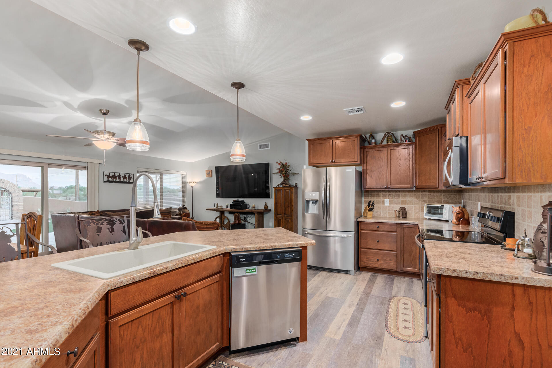 2045 North Cortez Road Apache Junction, AZ 85119 - Photo 15 of 55 18 - Cortez