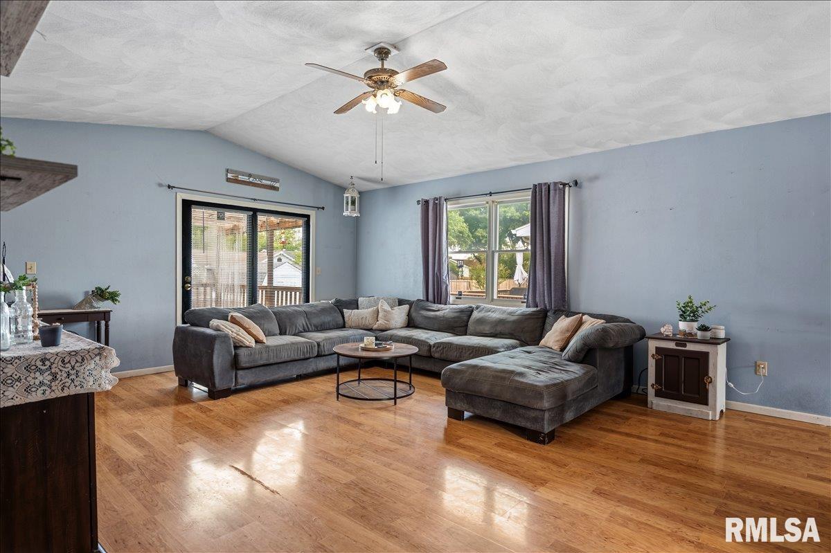 2905 Sutherland Road Springfield, IL 62702 - Photo 6 of 22