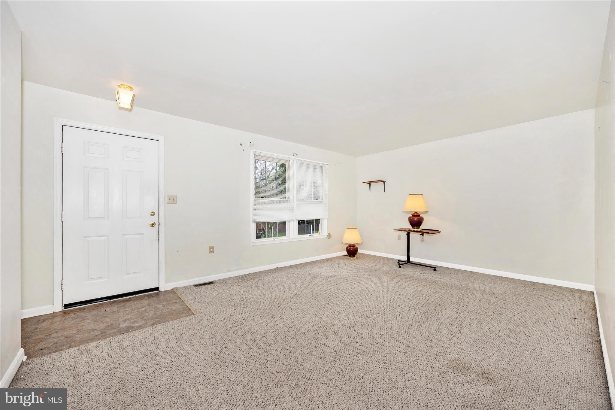 9549 Fingerboard Road Ijamsville, MD 21754 - Photo 8 of 50 Living Room
