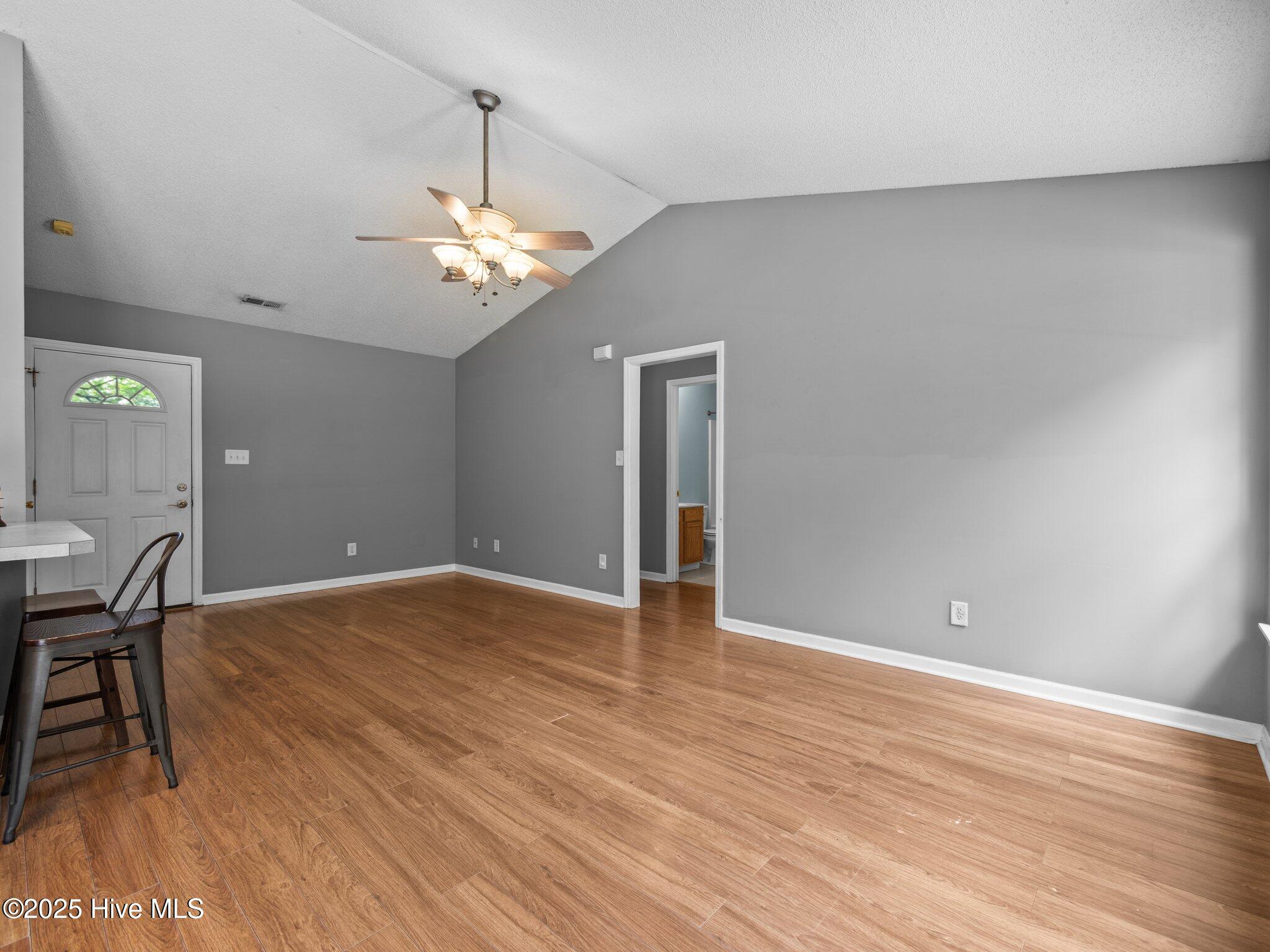 404 Silo Court Hubert, NC 28539 - Photo 6 of 38 33-web-or-mls-P7011709