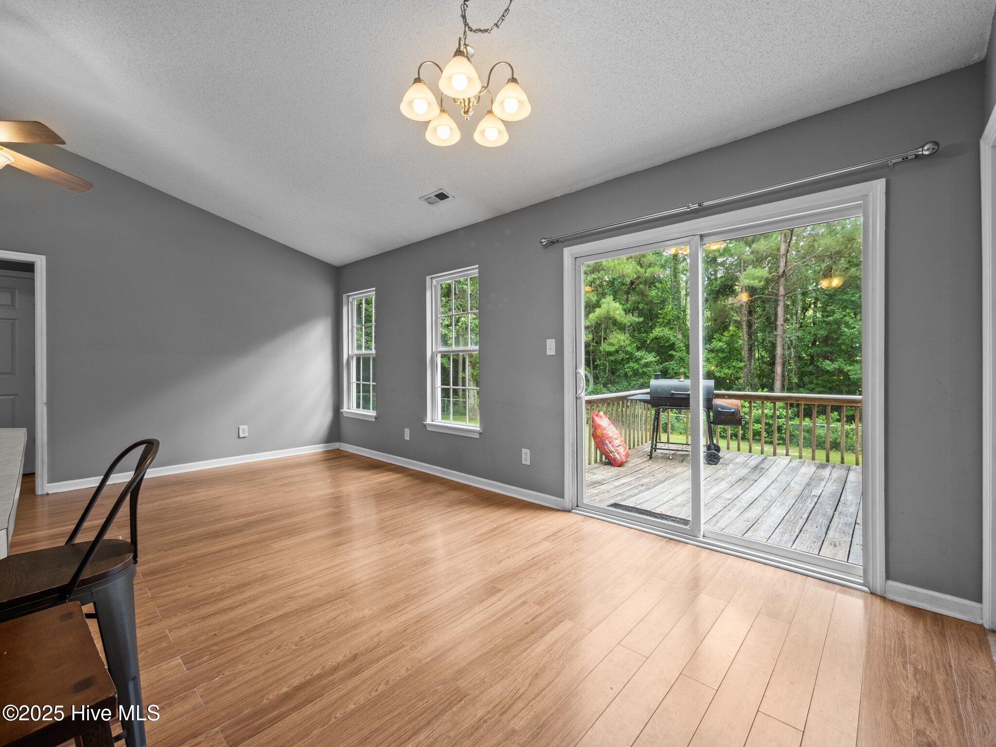 404 Silo Court Hubert, NC 28539 - Photo 8 of 38 35-web-or-mls-P7011734