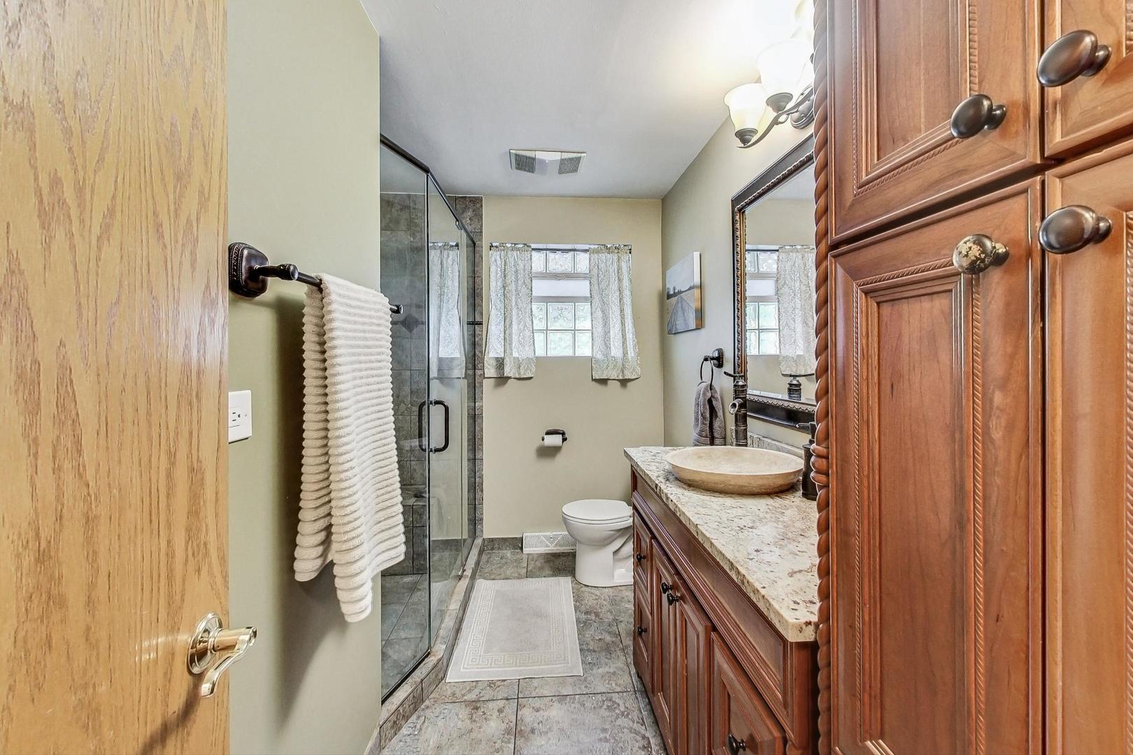 1317 Good Avenue Park Ridge, IL 60068 - Photo 11 of 25 Gallery Image 11