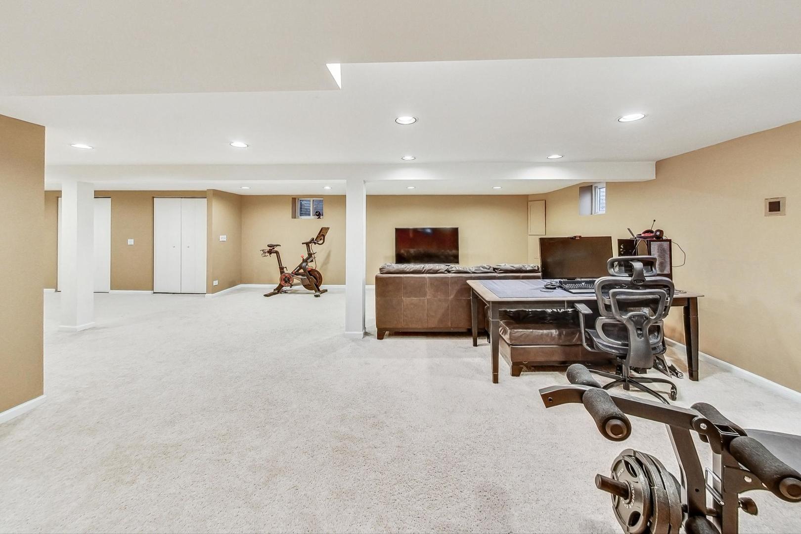 1317 Good Avenue Park Ridge, IL 60068 - Photo 16 of 25 Gallery Image 16