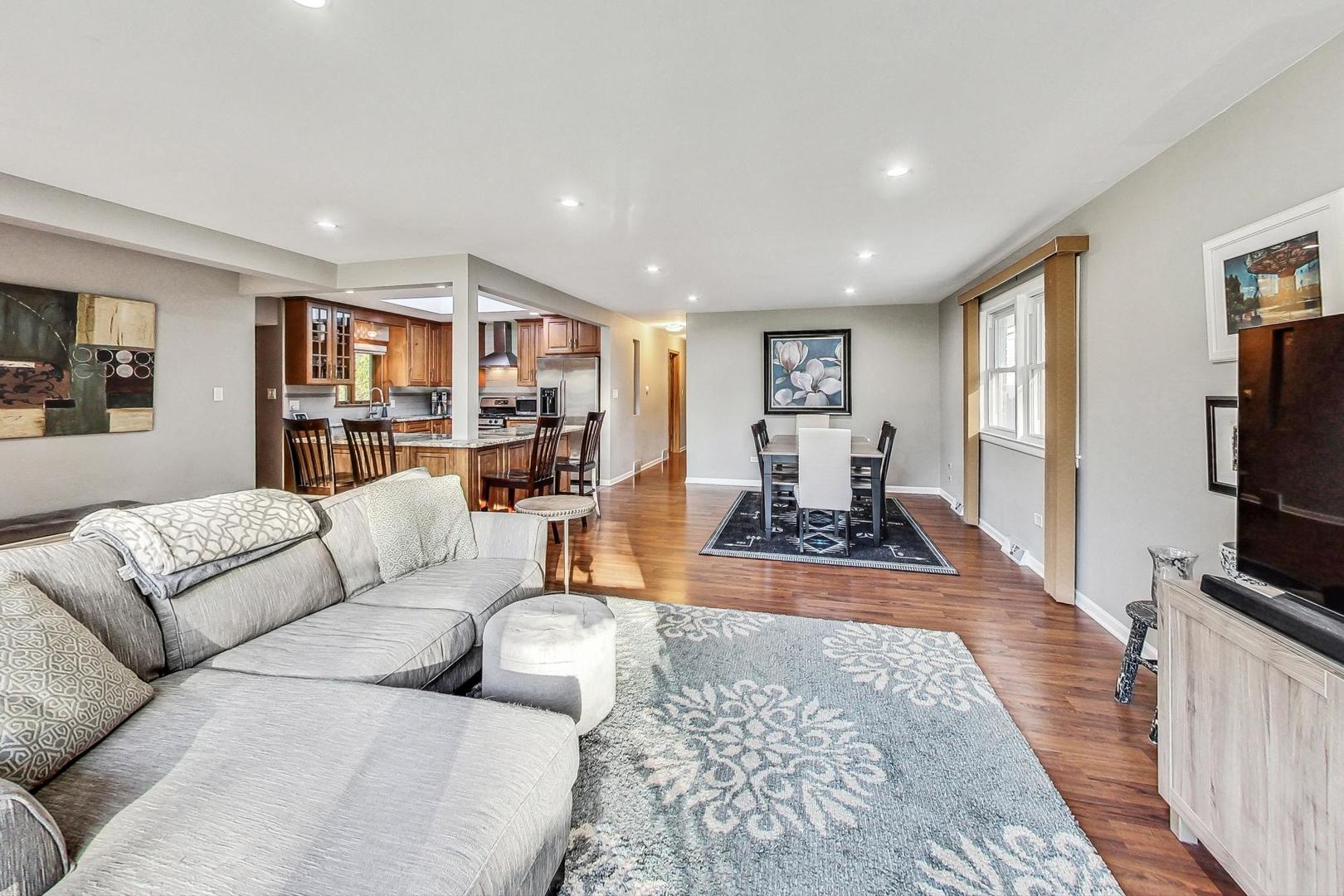 1317 Good Avenue Park Ridge, IL 60068 - Photo 2 of 25 Gallery Image 2