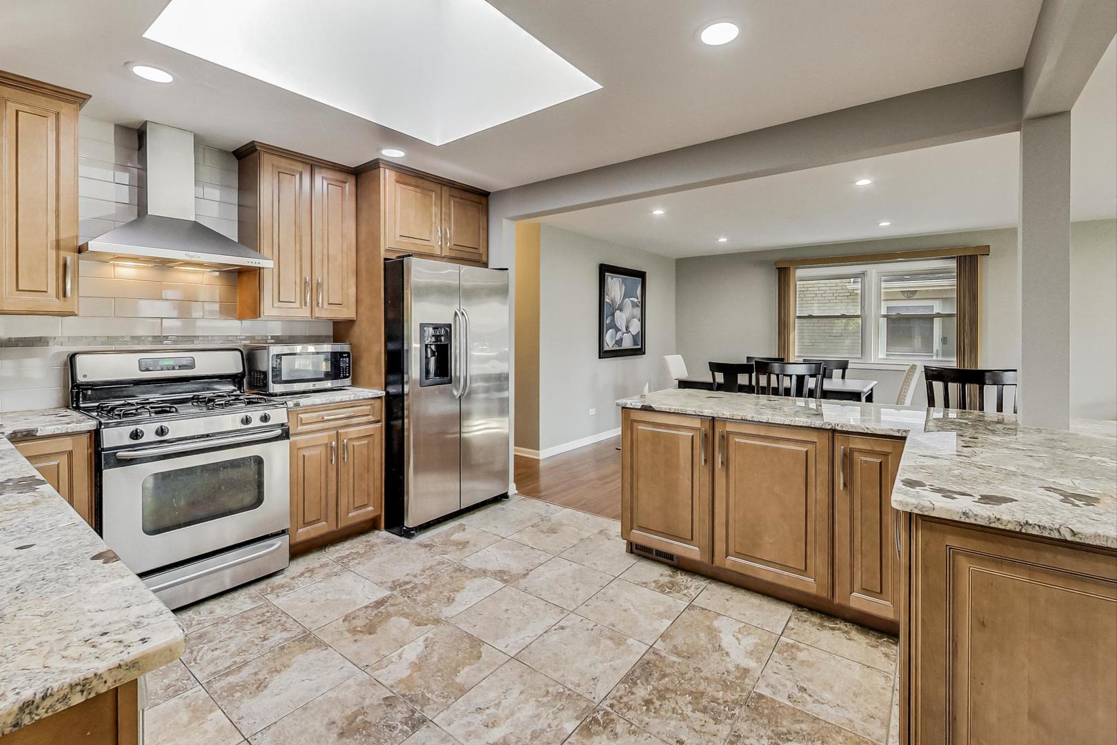 1317 Good Avenue Park Ridge, IL 60068 - Photo 8 of 25 Gallery Image 8