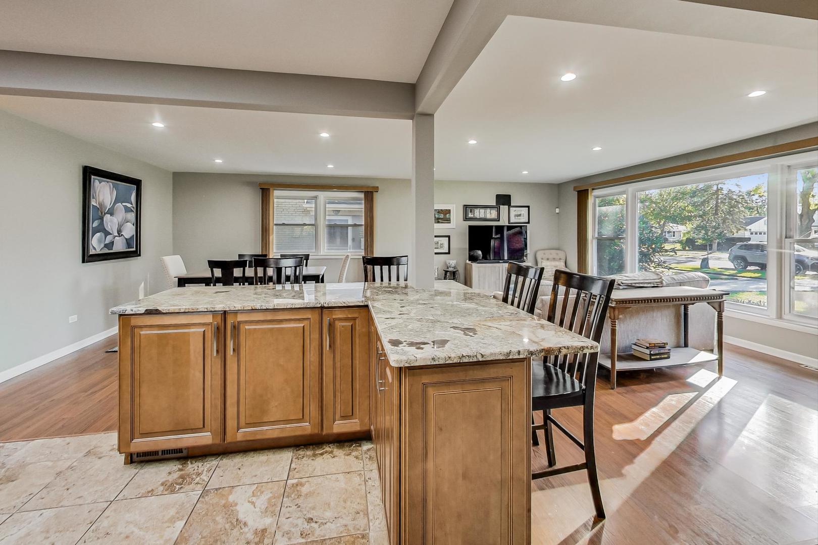 1317 Good Avenue Park Ridge, IL 60068 - Photo 9 of 25 Gallery Image 9