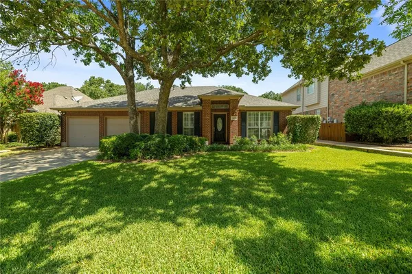$3,250 | 2402 Crockett Court, Grapevine, TX 76051