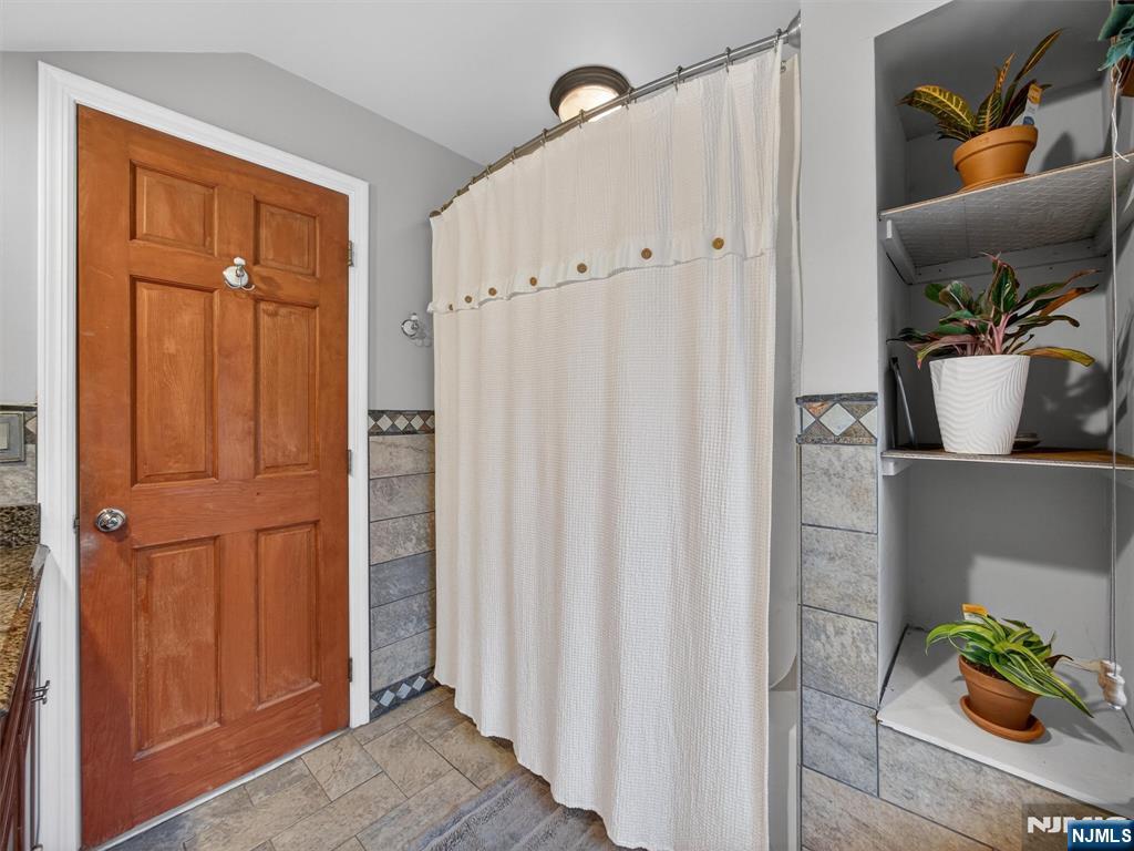 108 9th Avenue Hawthorne, NJ 07506 - Photo 29 of 48