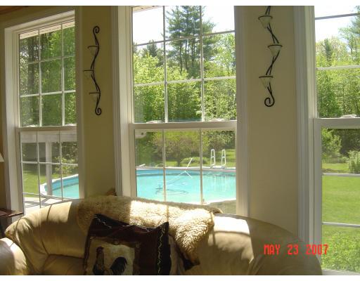 20 J Davis Road Charlton, MA 01507 - Photo 12 of 14 a living room with furniture and a window