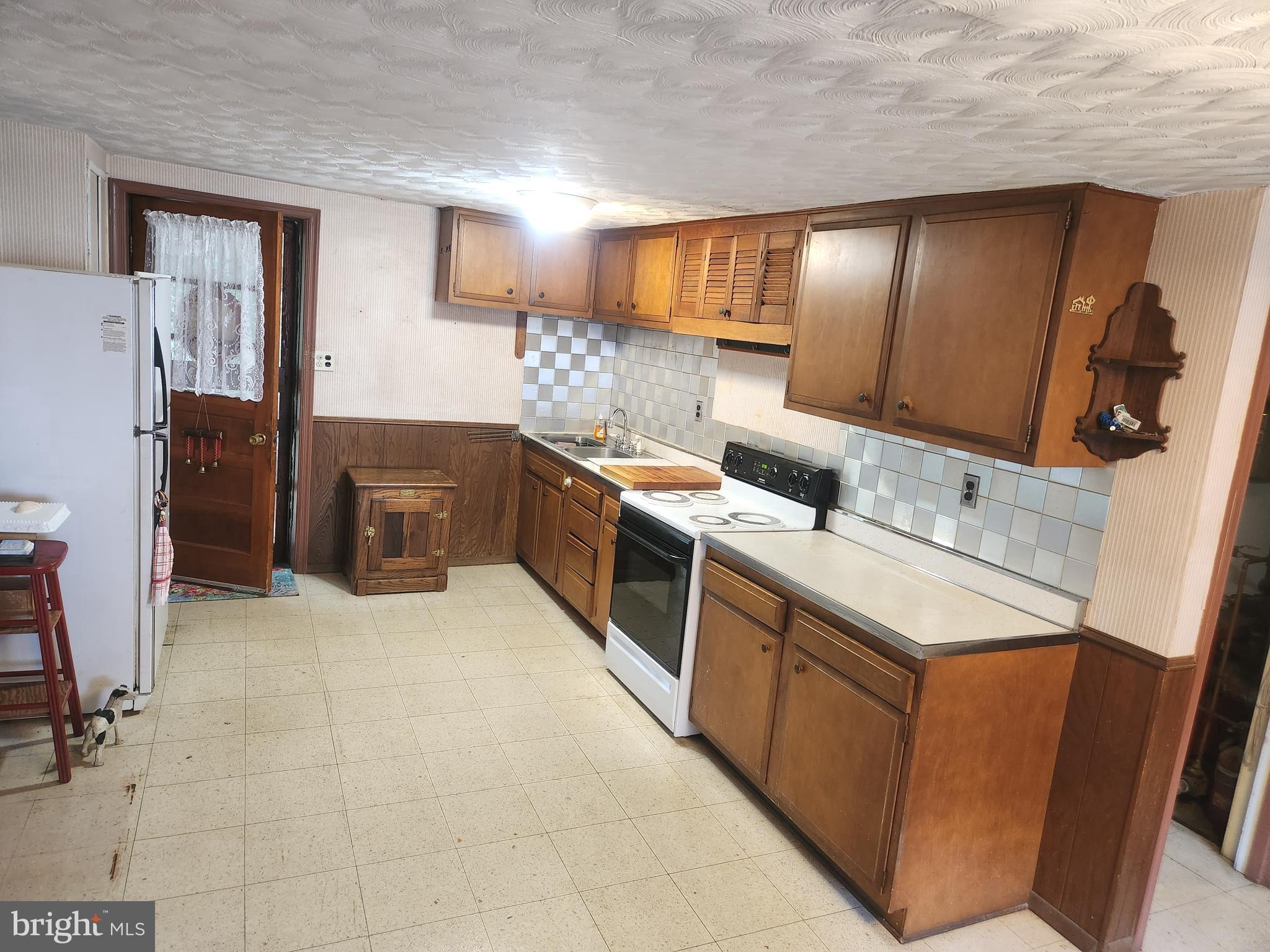 772 Valentine Road Crownsville, MD 21032 - Photo 6 of 25 Kitchen