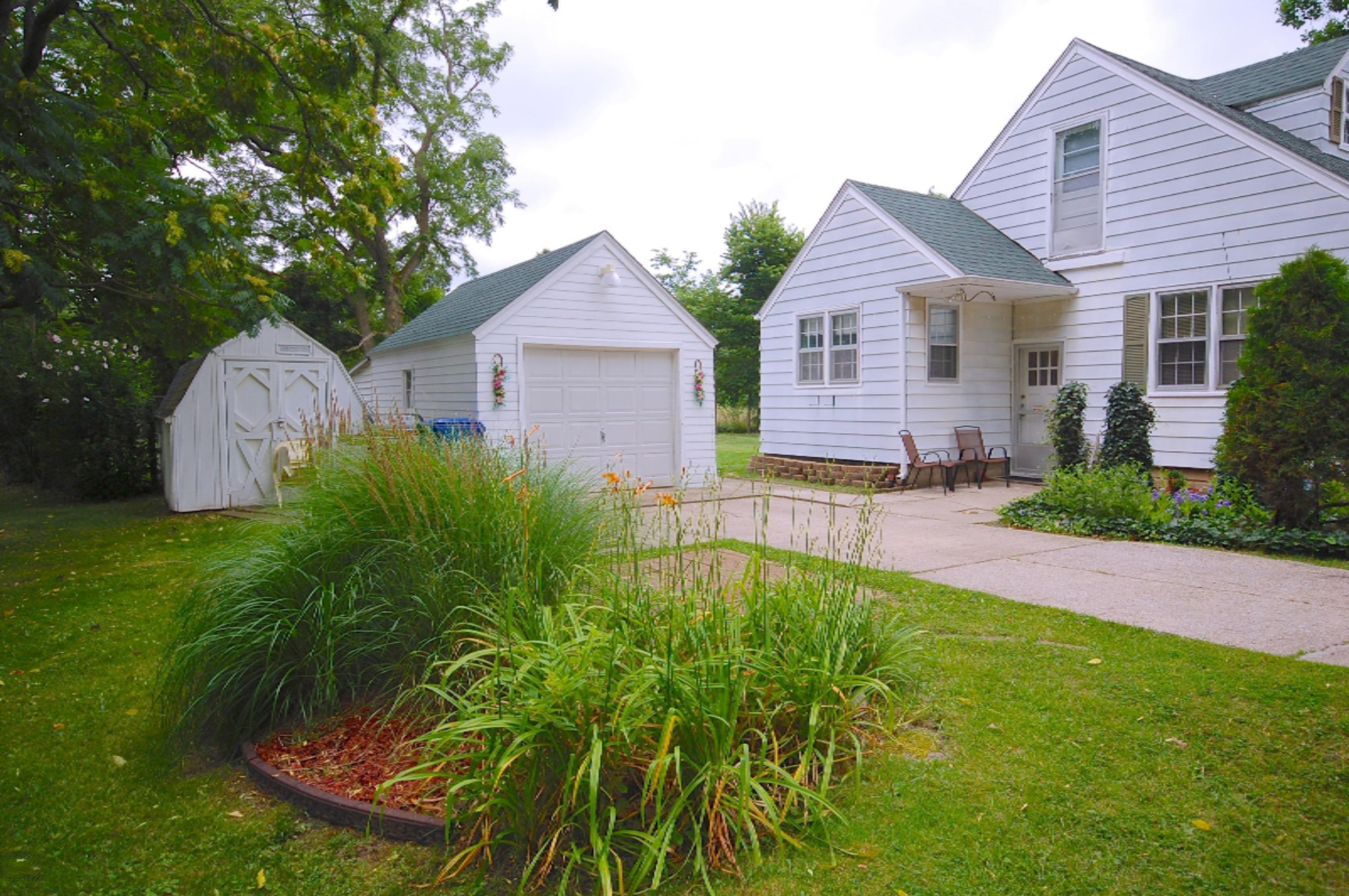 1368 Pipestone Road Benton Harbor, MI 49022 - Photo 4 of 21 1368_PipestoneRd_05