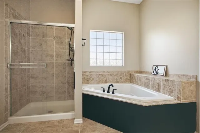 $460,000 | 10719 North Manning Court, Kansas City, MO 64157