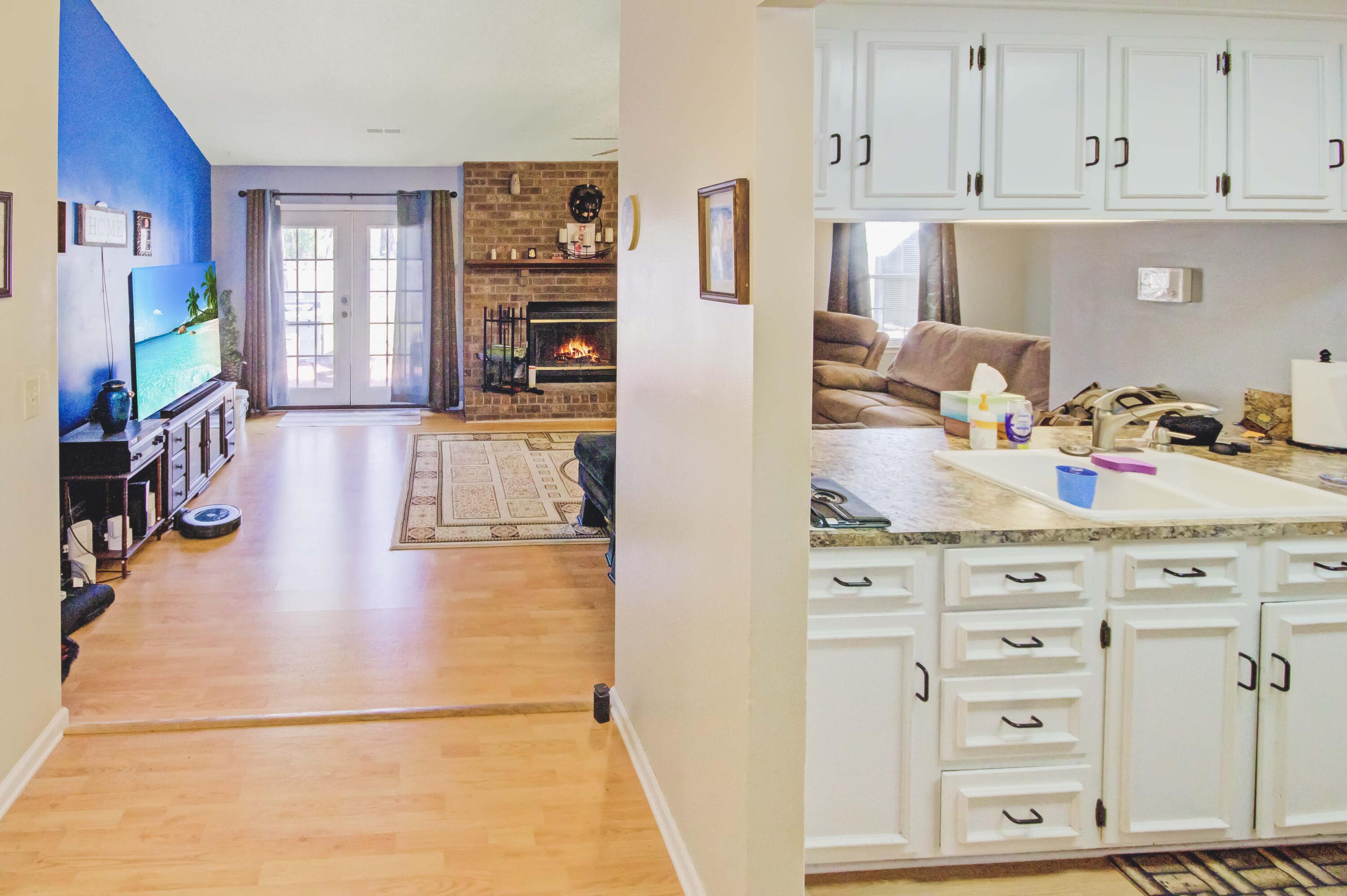 116 Paddock Way Summerville, SC 29486 - Photo 17 of 20 Cook and Watch TV