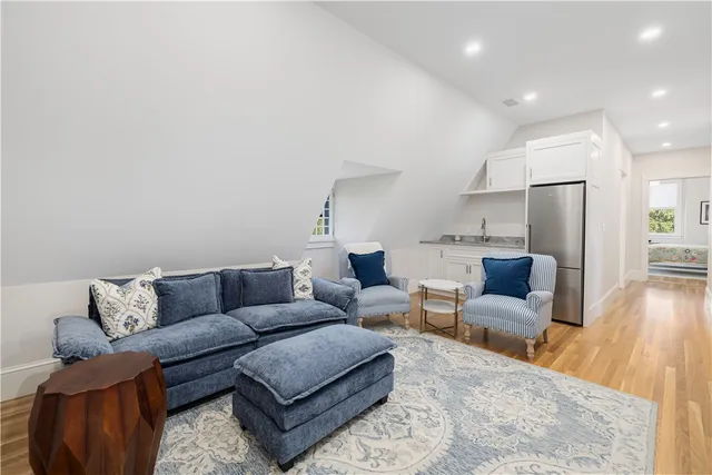 $20,000 | 7 Red Cross Avenue, Newport, RI 02840