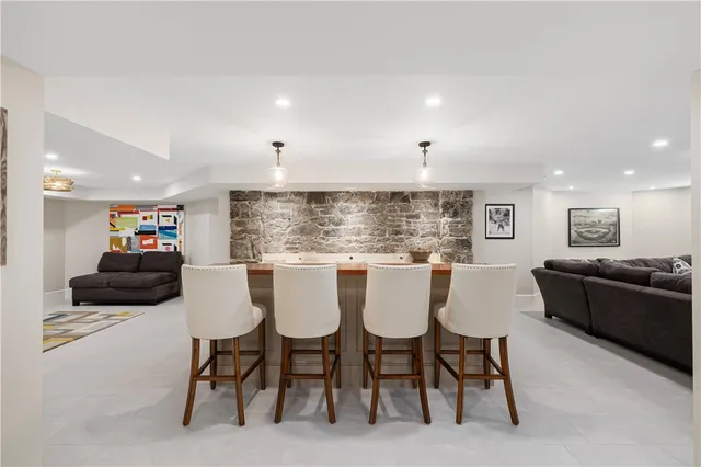 $20,000 | 7 Red Cross Avenue, Newport, RI 02840