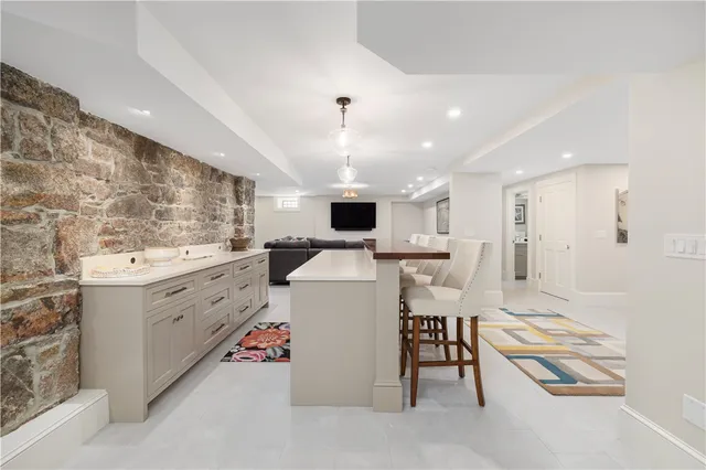 $20,000 | 7 Red Cross Avenue, Newport, RI 02840