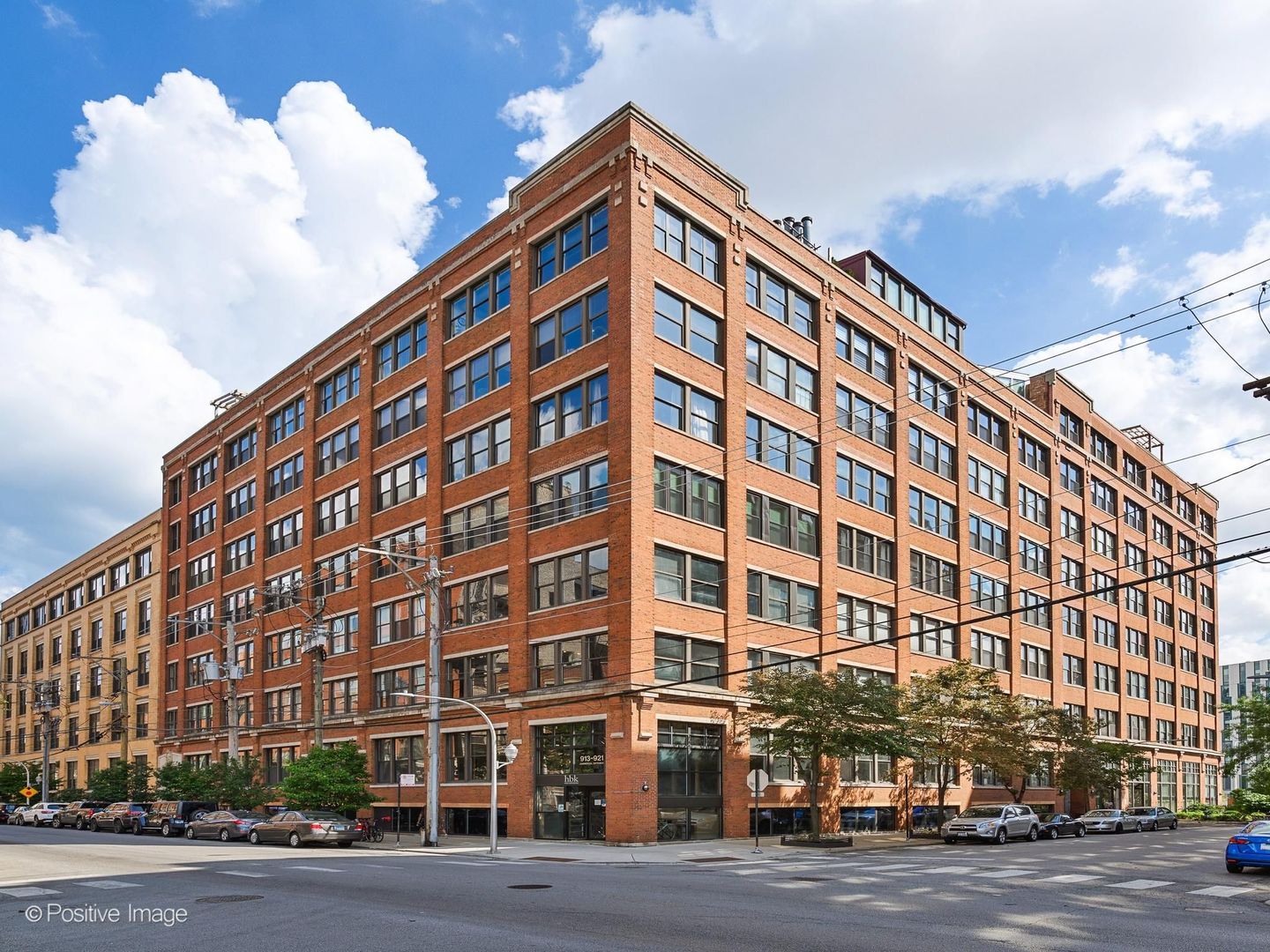 411 South Sangamon Street, Unit 7D Chicago, IL 60607 - Photo 1 of 20 a front view of a building
