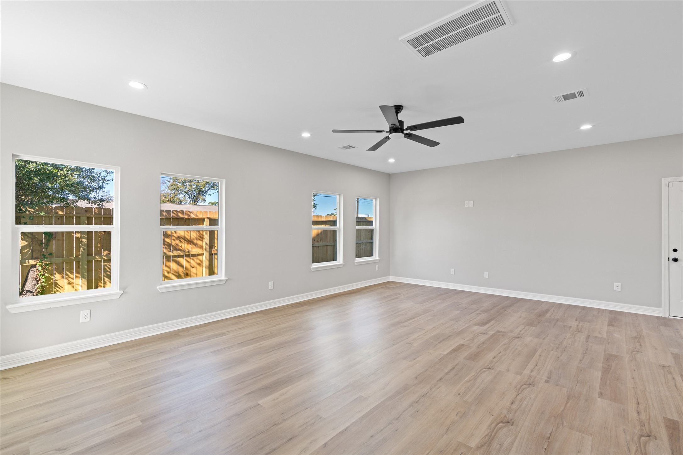 813 Barbara Mae Street Houston, TX 77015 - Photo 11 of 36 HUGE living room