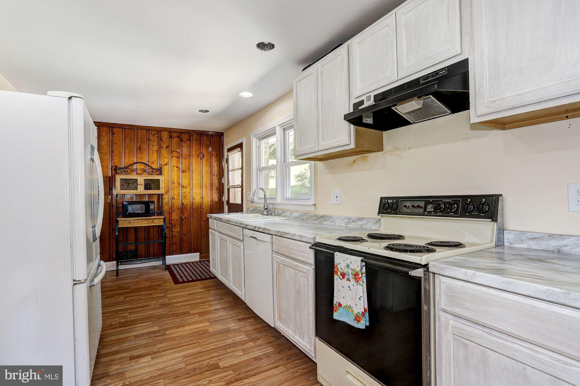 2618 Hoffman Mill Road Hampstead, MD 21074 - Photo 8 of 24 Kitchen